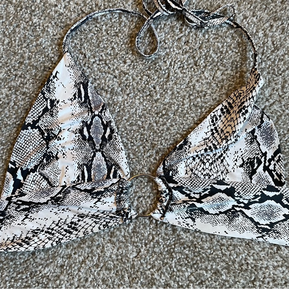 PrettyLittleThing Top - Picture 5 of 7